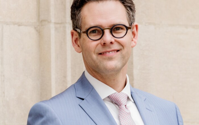 Headshot of Dr. Jeffrey Gaines, new CMO of Thundermist.